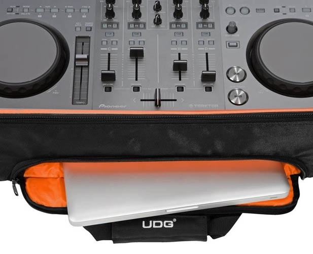 UDG Ultimate MIDI Controller Backpack Large Black/Orange Inside U9104BL/OR